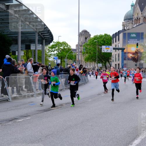 25.04.2026 - Das Zehntel Tim E. http://msf.ph/oto/9567740 25.04.2026 08:50:58 Ziel 1542, 1729, 1739, 1888, 2598, 2616, 2624, 2800, 2820, 3097, 3215, 3461, 3648, 3978, 4015 meine-sportfotos.de