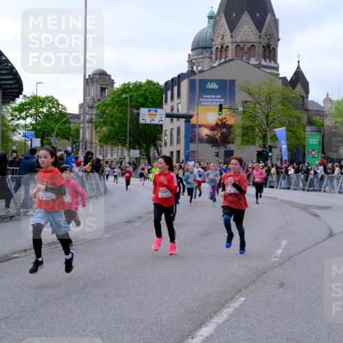 25.04.2026 - Das Zehntel Tim E. http://msf.ph/oto/9567745 25.04.2026 08:51:00 Ziel 1542, 1729, 1739, 2162, 2169, 2598, 2616, 2624, 2800, 2894, 3097, 3461, 3570, 3648, 3978, 4015 meine-sportfotos.de
