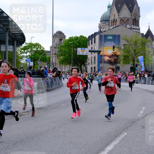 25.04.2026 - Das Zehntel Tim E. http://msf.ph/oto/9567749 25.04.2026 08:51:00 Ziel 1542, 1729, 1739, 2162, 2169, 2598, 2616, 2624, 2800, 2894, 3097, 3461, 3570, 3648, 3978, 4015 meine-sportfotos.de