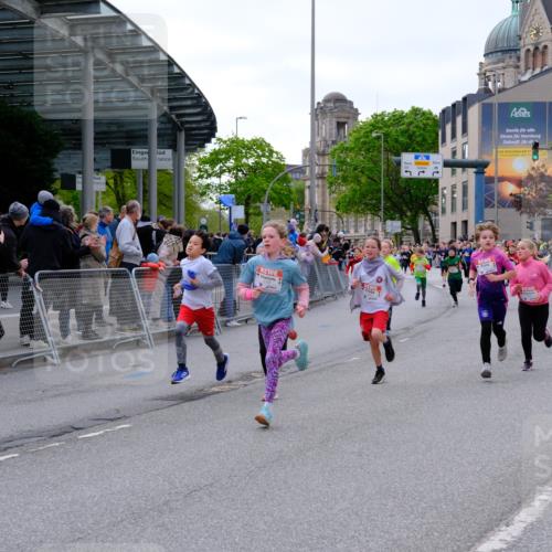 25.04.2026 - Das Zehntel Tim E. http://msf.ph/oto/9567762 25.04.2026 08:51:03 Ziel 1542, 1729, 1739, 2066, 2149, 2162, 2169, 2313, 2320, 2338, 2598, 2616, 2624, 2800, 2894, 3097, 3352, 3382, 3461, 3570, 3648, 3921, 3978, 4015 meine-sportfotos.de