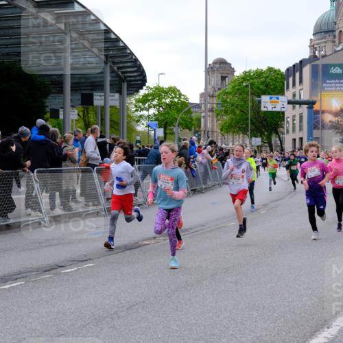 25.04.2026 - Das Zehntel Tim E. http://msf.ph/oto/9567763 25.04.2026 08:51:03 Ziel 1542, 1729, 1739, 2066, 2149, 2162, 2169, 2313, 2320, 2338, 2598, 2616, 2624, 2800, 2894, 3097, 3352, 3382, 3461, 3570, 3648, 3921, 3978, 4015 meine-sportfotos.de