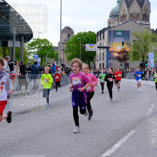 25.04.2026 - Das Zehntel Tim E. http://msf.ph/oto/9567770 25.04.2026 08:51:05 Ziel 1542, 1729, 1739, 2066, 2149, 2162, 2169, 2312, 2313, 2320, 2338, 2598, 2616, 2624, 2671, 2894, 3097, 3229, 3332, 3352, 3382, 3461, 3570, 3648, 3921, 3933, 4015 meine-sportfotos.de