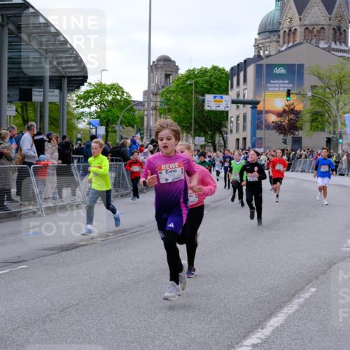 25.04.2026 - Das Zehntel Tim E. http://msf.ph/oto/9567772 25.04.2026 08:51:05 Ziel 1542, 1729, 1739, 2066, 2149, 2162, 2169, 2312, 2313, 2320, 2338, 2598, 2616, 2624, 2671, 2894, 3097, 3229, 3332, 3352, 3382, 3461, 3570, 3648, 3921, 3933, 4015 meine-sportfotos.de
