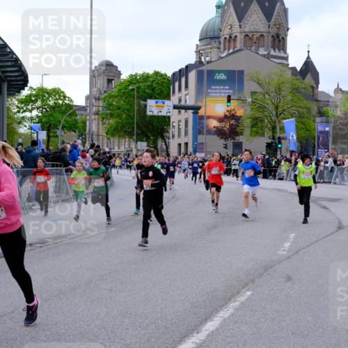 25.04.2026 - Das Zehntel Tim E. http://msf.ph/oto/9567774 25.04.2026 08:51:06 Ziel 1282, 1542, 1729, 1739, 2066, 2149, 2162, 2169, 2312, 2313, 2320, 2338, 2598, 2616, 2624, 2671, 2894, 3097, 3229, 3332, 3352, 3382, 3570, 3648, 3921, 3933, 4015 meine-sportfotos.de