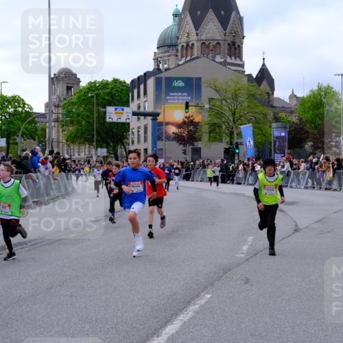 25.04.2026 - Das Zehntel Tim E. http://msf.ph/oto/9567780 25.04.2026 08:51:07 Ziel 1282, 1729, 1739, 2066, 2149, 2162, 2169, 2312, 2313, 2320, 2338, 2598, 2616, 2624, 2671, 2894, 3097, 3229, 3332, 3352, 3382, 3570, 3648, 3921, 3933, 4015 meine-sportfotos.de