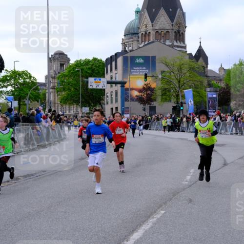 25.04.2026 - Das Zehntel Tim E. http://msf.ph/oto/9567782 25.04.2026 08:51:07 Ziel 1282, 1729, 1739, 2066, 2149, 2162, 2169, 2312, 2313, 2320, 2338, 2598, 2616, 2624, 2671, 2894, 3097, 3229, 3332, 3352, 3382, 3570, 3648, 3921, 3933, 4015 meine-sportfotos.de