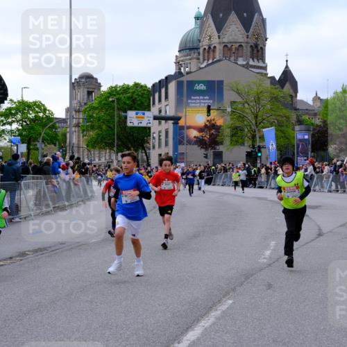 25.04.2026 - Das Zehntel Tim E. http://msf.ph/oto/9567783 25.04.2026 08:51:07 Ziel 1282, 1729, 1739, 2066, 2149, 2162, 2169, 2312, 2313, 2320, 2338, 2598, 2616, 2624, 2671, 2894, 3097, 3229, 3332, 3352, 3382, 3570, 3648, 3921, 3933, 4015 meine-sportfotos.de