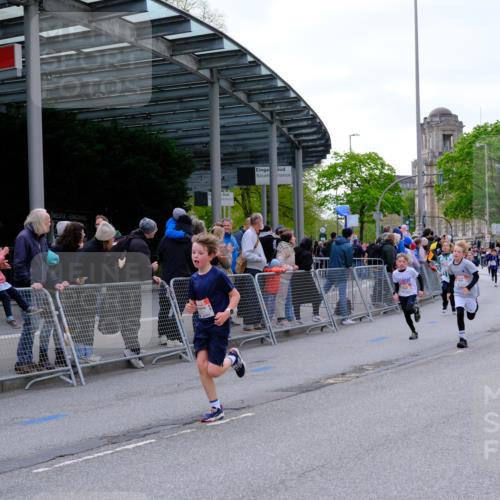 25.04.2026 - Das Zehntel Tim E. http://msf.ph/oto/9567789 25.04.2026 08:51:12 Ziel 1279, 1282, 2066, 2149, 2161, 2162, 2312, 2313, 2320, 2338, 2671, 2761, 2894, 3190, 3229, 3241, 3332, 3352, 3382, 3407, 3421, 3570, 3572, 3807, 3921, 3933, 4040 meine-sportfotos.de