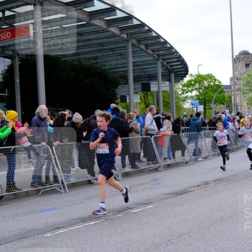 25.04.2026 - Das Zehntel Tim E. http://msf.ph/oto/9567791 25.04.2026 08:51:12 Ziel 1279, 1282, 2066, 2149, 2161, 2162, 2312, 2313, 2320, 2338, 2671, 2761, 2894, 3190, 3229, 3241, 3332, 3352, 3382, 3407, 3421, 3570, 3572, 3807, 3921, 3933, 4040 meine-sportfotos.de