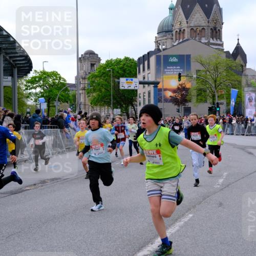 25.04.2026 - Das Zehntel Tim E. http://msf.ph/oto/9567802 25.04.2026 08:51:15 Ziel 1017, 1018, 1198, 1279, 1281, 1282, 1286, 1840, 1974, 2149, 2161, 2312, 2313, 2338, 2671, 2729, 2761, 2966, 3116, 3190, 3227, 3229, 3241, 3332, 3335, 3382, 3407, 3421, 3572, 3675, 3807, 3921, 3933, 4040 meine-sportfotos.de