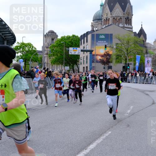 25.04.2026 - Das Zehntel Tim E. http://msf.ph/oto/9567804 25.04.2026 08:51:16 Ziel 1017, 1018, 1198, 1279, 1281, 1282, 1286, 1840, 1974, 2161, 2312, 2671, 2729, 2761, 2966, 3116, 3190, 3227, 3229, 3241, 3332, 3335, 3407, 3421, 3428, 3572, 3675, 3807, 3933, 4040 meine-sportfotos.de