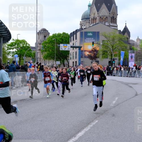 25.04.2026 - Das Zehntel Tim E. http://msf.ph/oto/9567805 25.04.2026 08:51:16 Ziel 1017, 1018, 1198, 1279, 1281, 1282, 1286, 1840, 1974, 2161, 2312, 2671, 2729, 2761, 2966, 3116, 3190, 3227, 3229, 3241, 3332, 3335, 3407, 3421, 3428, 3572, 3675, 3807, 3933, 4040 meine-sportfotos.de