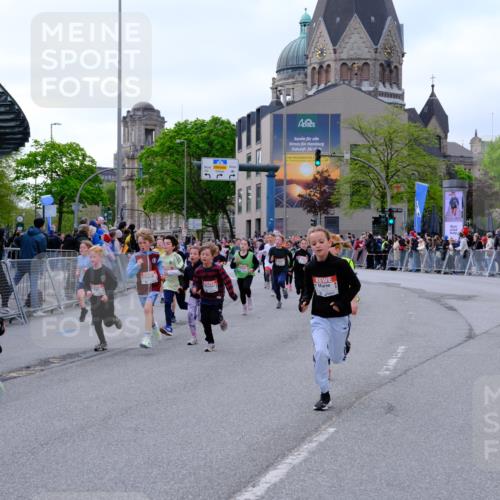 25.04.2026 - Das Zehntel Tim E. http://msf.ph/oto/9567806 25.04.2026 08:51:16 Ziel 1017, 1018, 1198, 1279, 1281, 1282, 1286, 1840, 1974, 2161, 2312, 2671, 2729, 2761, 2966, 3116, 3190, 3227, 3229, 3241, 3332, 3335, 3407, 3421, 3428, 3572, 3675, 3807, 3933, 4040 meine-sportfotos.de
