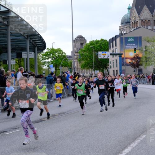 25.04.2026 - Das Zehntel Tim E. http://msf.ph/oto/9567819 25.04.2026 08:51:18 Ziel 1017, 1018, 1111, 1198, 1224, 1279, 1281, 1282, 1286, 1840, 1974, 2161, 2729, 2761, 2892, 2966, 3040, 3087, 3116, 3190, 3227, 3241, 3335, 3336, 3397, 3407, 3421, 3428, 3572, 3675, 3807, 3932, 4040, 4053 meine-sportfotos.de