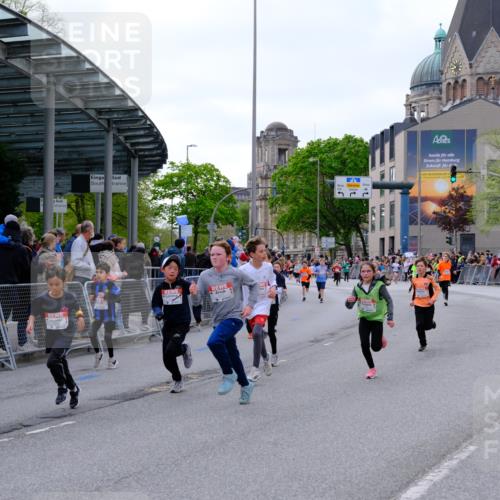 25.04.2026 - Das Zehntel Tim E. http://msf.ph/oto/9567834 25.04.2026 08:51:20 Ziel 1017, 1018, 1111, 1198, 1224, 1250, 1279, 1281, 1286, 1840, 1974, 2161, 2729, 2761, 2892, 2966, 3040, 3087, 3116, 3190, 3227, 3241, 3335, 3336, 3397, 3407, 3421, 3428, 3572, 3675, 3807, 3917, 3932, 3994, 4040, 4053 meine-sportfotos.de