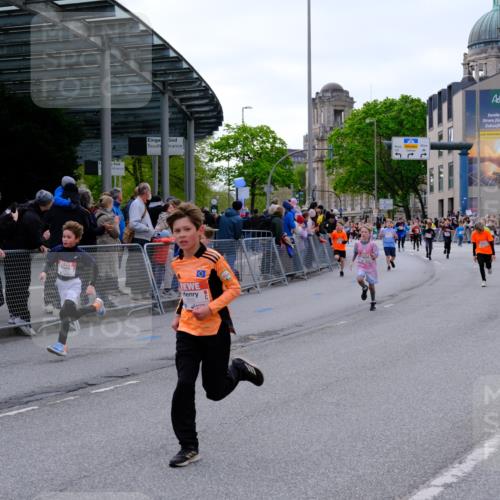 25.04.2026 - Das Zehntel Tim E. http://msf.ph/oto/9567847 25.04.2026 08:51:23 Ziel 1017, 1018, 1111, 1198, 1224, 1239, 1250, 1281, 1286, 1840, 1974, 2161, 2729, 2761, 2892, 2966, 3040, 3087, 3116, 3190, 3227, 3335, 3336, 3397, 3428, 3572, 3585, 3587, 3675, 3807, 3917, 3932, 3994, 4040, 4053 meine-sportfotos.de