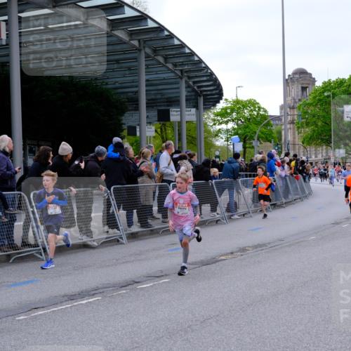 25.04.2026 - Das Zehntel Tim E. http://msf.ph/oto/9567853 25.04.2026 08:51:24 Ziel 1017, 1018, 1111, 1198, 1224, 1239, 1250, 1281, 1286, 1509, 1840, 1974, 2729, 2892, 2966, 3040, 3087, 3116, 3190, 3227, 3335, 3336, 3397, 3428, 3572, 3585, 3587, 3675, 3917, 3932, 3994, 4053 meine-sportfotos.de