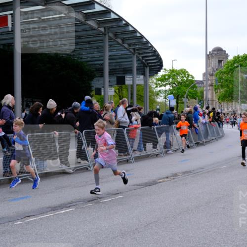 25.04.2026 - Das Zehntel Tim E. http://msf.ph/oto/9567855 25.04.2026 08:51:24 Ziel 1017, 1018, 1111, 1198, 1224, 1239, 1250, 1281, 1286, 1509, 1840, 1974, 2729, 2892, 2966, 3040, 3087, 3116, 3190, 3227, 3335, 3336, 3397, 3428, 3572, 3585, 3587, 3675, 3917, 3932, 3994, 4053 meine-sportfotos.de