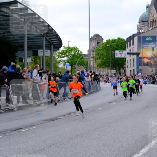 25.04.2026 - Das Zehntel Tim E. http://msf.ph/oto/9567857 25.04.2026 08:51:25 Ziel 1017, 1018, 1111, 1198, 1224, 1239, 1250, 1281, 1286, 1509, 1514, 1840, 1974, 2044, 2729, 2892, 2966, 3040, 3087, 3116, 3227, 3335, 3336, 3397, 3428, 3585, 3587, 3675, 3917, 3932, 3994, 4053 meine-sportfotos.de