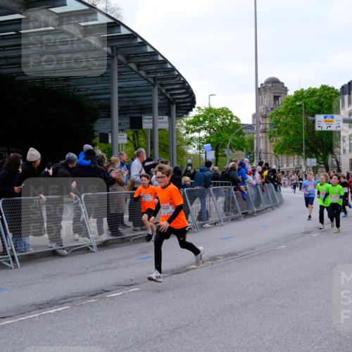 25.04.2026 - Das Zehntel Tim E. http://msf.ph/oto/9567861 25.04.2026 08:51:26 Ziel 1111, 1198, 1224, 1239, 1250, 1281, 1509, 1514, 1857, 2044, 2603, 2729, 2892, 2966, 3040, 3087, 3116, 3227, 3335, 3336, 3397, 3428, 3585, 3587, 3675, 3917, 3932, 3994, 4053 meine-sportfotos.de