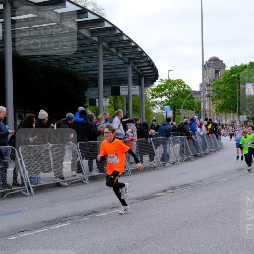 25.04.2026 - Das Zehntel Tim E. http://msf.ph/oto/9567863 25.04.2026 08:51:26 Ziel 1111, 1198, 1224, 1239, 1250, 1281, 1509, 1514, 1857, 2044, 2603, 2729, 2892, 2966, 3040, 3087, 3116, 3227, 3335, 3336, 3397, 3428, 3585, 3587, 3675, 3917, 3932, 3994, 4053 meine-sportfotos.de