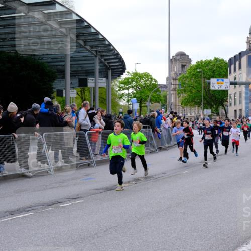 25.04.2026 - Das Zehntel Tim E. http://msf.ph/oto/9567869 25.04.2026 08:51:28 Ziel 1111, 1224, 1239, 1250, 1509, 1514, 1847, 1857, 2044, 2603, 2892, 2909, 3040, 3087, 3336, 3345, 3397, 3428, 3585, 3587, 3917, 3932, 3994, 4053 meine-sportfotos.de