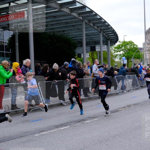 25.04.2026 - Das Zehntel Tim E. http://msf.ph/oto/9567883 25.04.2026 08:51:29 Ziel 1111, 1224, 1239, 1250, 1509, 1514, 1847, 1857, 2044, 2603, 2892, 2909, 3040, 3087, 3336, 3345, 3397, 3585, 3587, 3917, 3932, 3994, 4053 meine-sportfotos.de