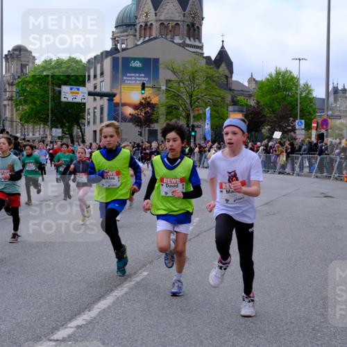 25.04.2026 - Das Zehntel Tim E. http://msf.ph/oto/9567908 25.04.2026 08:51:35 Ziel 1022, 1034, 1140, 1509, 1514, 1634, 1847, 1857, 2044, 2261, 2262, 2299, 2451, 2453, 2599, 2601, 2603, 2909, 2925, 3110, 3220, 3251, 3345, 3585, 4045 meine-sportfotos.de