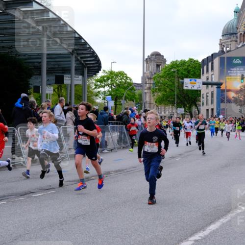 25.04.2026 - Das Zehntel Tim E. http://msf.ph/oto/9567930 25.04.2026 08:51:40 Ziel 1022, 1034, 1140, 1149, 1222, 1308, 1634, 1847, 2021, 2036, 2241, 2261, 2262, 2299, 2451, 2453, 2599, 2601, 2605, 2618, 2623, 2643, 2648, 2684, 2925, 3110, 3220, 3251, 3345, 4045 meine-sportfotos.de