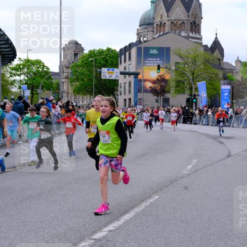 25.04.2026 - Das Zehntel Tim E. http://msf.ph/oto/9567975 25.04.2026 08:51:49 Ziel 1030, 1225, 1273, 1326, 1628, 1631, 1633, 1710, 2021, 2036, 2241, 2495, 2605, 2618, 2623, 2648, 2673, 2680, 2746, 2797, 2886, 2890, 3078, 3134, 3249, 3423, 3613, 3654, 3830, 3969, 4047, 4048 meine-sportfotos.de