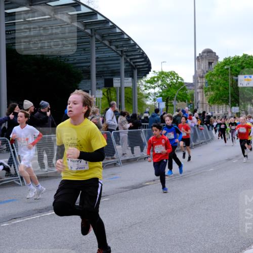 25.04.2026 - Das Zehntel Tim E. http://msf.ph/oto/9567982 25.04.2026 08:51:50 Ziel 1030, 1225, 1273, 1326, 1628, 1631, 1633, 1710, 2021, 2036, 2241, 2300, 2495, 2605, 2618, 2673, 2680, 2746, 2797, 2873, 2886, 2890, 3078, 3134, 3249, 3423, 3613, 3654, 3830, 3969, 4047, 4048 meine-sportfotos.de