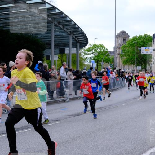 25.04.2026 - Das Zehntel Tim E. http://msf.ph/oto/9567983 25.04.2026 08:51:50 Ziel 1030, 1225, 1273, 1326, 1628, 1631, 1633, 1710, 2021, 2036, 2241, 2300, 2495, 2605, 2618, 2673, 2680, 2746, 2797, 2873, 2886, 2890, 3078, 3134, 3249, 3423, 3613, 3654, 3830, 3969, 4047, 4048 meine-sportfotos.de