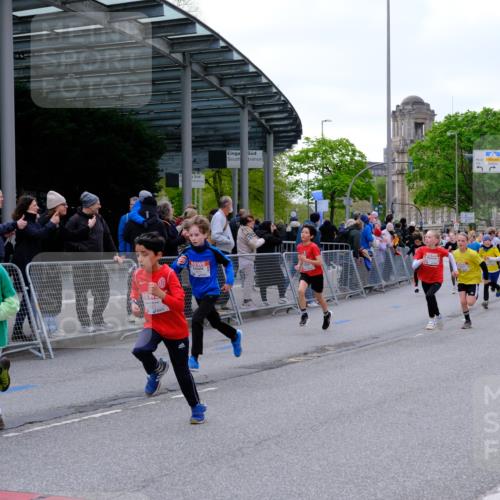 25.04.2026 - Das Zehntel Tim E. http://msf.ph/oto/9567985 25.04.2026 08:51:51 Ziel 1030, 1225, 1273, 1326, 1628, 1631, 1633, 1710, 1730, 2036, 2241, 2300, 2495, 2605, 2618, 2673, 2680, 2746, 2797, 2870, 2873, 2877, 2886, 2890, 3078, 3134, 3167, 3249, 3423, 3613, 3654, 3830, 3969, 4047, 4048 meine-sportfotos.de