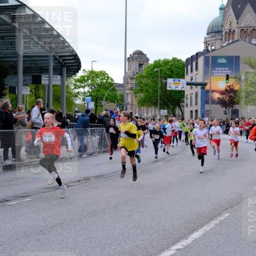 25.04.2026 - Das Zehntel Tim E. http://msf.ph/oto/9567990 25.04.2026 08:51:52 Ziel 1030, 1225, 1273, 1326, 1628, 1631, 1633, 1710, 1730, 2241, 2300, 2495, 2673, 2680, 2746, 2797, 2870, 2873, 2877, 2886, 2890, 3078, 3134, 3167, 3175, 3249, 3423, 3613, 3654, 3830, 3969, 4047, 4048 meine-sportfotos.de