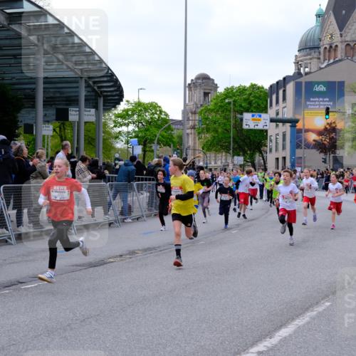 25.04.2026 - Das Zehntel Tim E. http://msf.ph/oto/9567991 25.04.2026 08:51:52 Ziel 1030, 1225, 1273, 1326, 1628, 1631, 1633, 1710, 1730, 2241, 2300, 2495, 2673, 2680, 2746, 2797, 2870, 2873, 2877, 2886, 2890, 3078, 3134, 3167, 3175, 3249, 3423, 3613, 3654, 3830, 3969, 4047, 4048 meine-sportfotos.de