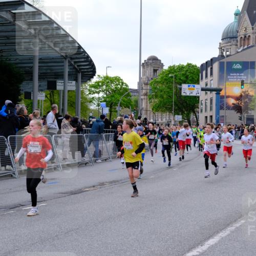 25.04.2026 - Das Zehntel Tim E. http://msf.ph/oto/9567992 25.04.2026 08:51:52 Ziel 1030, 1225, 1273, 1326, 1628, 1631, 1633, 1710, 1730, 2241, 2300, 2495, 2673, 2680, 2746, 2797, 2870, 2873, 2877, 2886, 2890, 3078, 3134, 3167, 3175, 3249, 3423, 3613, 3654, 3830, 3969, 4047, 4048 meine-sportfotos.de