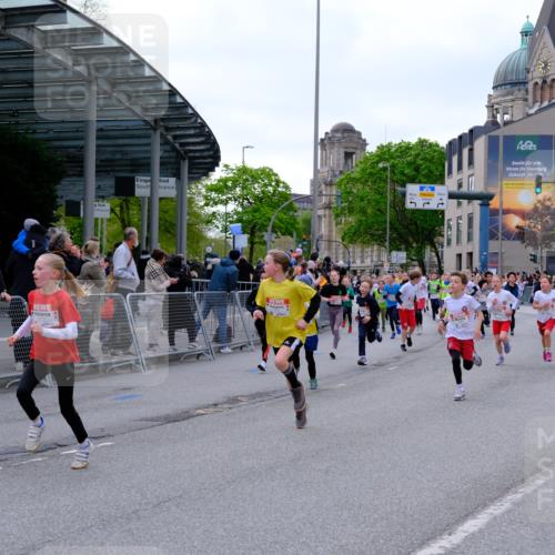 25.04.2026 - Das Zehntel Tim E. http://msf.ph/oto/9567993 25.04.2026 08:51:52 Ziel 1030, 1225, 1273, 1326, 1628, 1631, 1633, 1710, 1730, 2241, 2300, 2495, 2673, 2680, 2746, 2797, 2870, 2873, 2877, 2886, 2890, 3078, 3134, 3167, 3175, 3249, 3423, 3613, 3654, 3830, 3969, 4047, 4048 meine-sportfotos.de