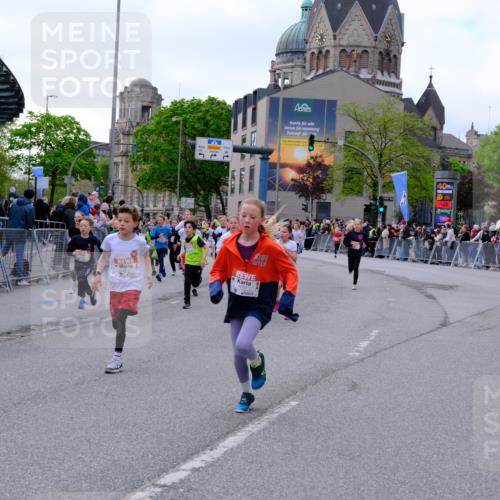 25.04.2026 - Das Zehntel Tim E. http://msf.ph/oto/9567998 25.04.2026 08:51:53 Ziel 1030, 1225, 1273, 1326, 1628, 1631, 1633, 1710, 1730, 1769, 2300, 2495, 2673, 2680, 2746, 2797, 2870, 2873, 2877, 2884, 2886, 2890, 3078, 3112, 3134, 3167, 3175, 3249, 3423, 3613, 3654, 3691, 3695, 3830, 3969, 4047, 4048 meine-sportfotos.de