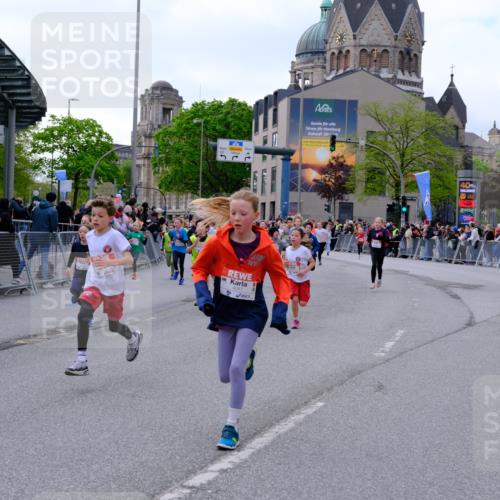 25.04.2026 - Das Zehntel Tim E. http://msf.ph/oto/9568000 25.04.2026 08:51:53 Ziel 1030, 1225, 1273, 1326, 1628, 1631, 1633, 1710, 1730, 1769, 2300, 2495, 2673, 2680, 2746, 2797, 2870, 2873, 2877, 2884, 2886, 2890, 3078, 3112, 3134, 3167, 3175, 3249, 3423, 3613, 3654, 3691, 3695, 3830, 3969, 4047, 4048 meine-sportfotos.de