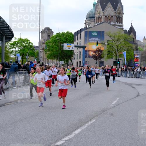 25.04.2026 - Das Zehntel Tim E. http://msf.ph/oto/9568005 25.04.2026 08:51:54 Ziel 1225, 1273, 1326, 1631, 1710, 1730, 1769, 1943, 2300, 2495, 2673, 2680, 2746, 2797, 2870, 2873, 2877, 2884, 2886, 3078, 3112, 3134, 3167, 3175, 3249, 3423, 3613, 3654, 3691, 3695, 3811, 3830, 3969, 4047, 4048 meine-sportfotos.de