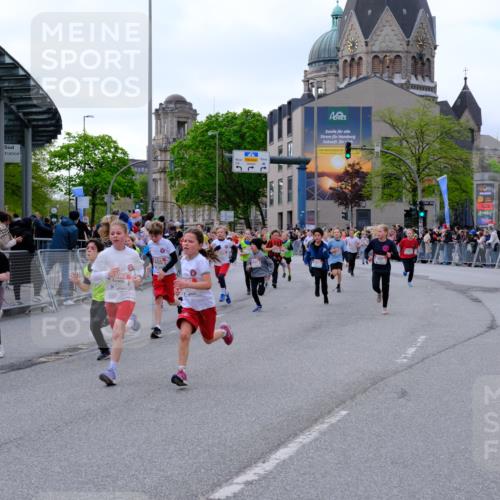 25.04.2026 - Das Zehntel Tim E. http://msf.ph/oto/9568007 25.04.2026 08:51:54 Ziel 1225, 1273, 1326, 1631, 1710, 1730, 1769, 1943, 2300, 2495, 2673, 2680, 2746, 2797, 2870, 2873, 2877, 2884, 2886, 3078, 3112, 3134, 3167, 3175, 3249, 3423, 3613, 3654, 3691, 3695, 3811, 3830, 3969, 4047, 4048 meine-sportfotos.de
