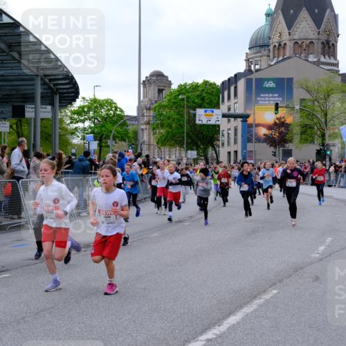 25.04.2026 - Das Zehntel Tim E. http://msf.ph/oto/9568011 25.04.2026 08:51:55 Ziel 1139, 1225, 1273, 1326, 1631, 1730, 1769, 1789, 1798, 1943, 2300, 2495, 2673, 2680, 2746, 2797, 2870, 2873, 2877, 2884, 2886, 2901, 2990, 3078, 3112, 3134, 3167, 3175, 3249, 3423, 3533, 3613, 3654, 3691, 3695, 3811, 3830, 3969, 4037, 4047, 4048 meine-sportfotos.de