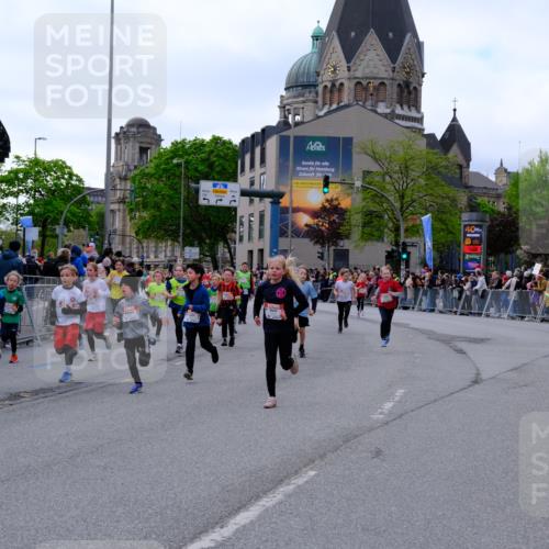 25.04.2026 - Das Zehntel Tim E. http://msf.ph/oto/9568014 25.04.2026 08:51:56 Ziel 1139, 1225, 1273, 1326, 1367, 1589, 1631, 1730, 1769, 1789, 1798, 1943, 2300, 2495, 2673, 2680, 2746, 2797, 2870, 2873, 2877, 2884, 2886, 2901, 2990, 3112, 3164, 3167, 3175, 3214, 3249, 3423, 3512, 3533, 3613, 3654, 3691, 3695, 3811, 3830, 3969, 4037, 4047, 4048 meine-sportfotos.de