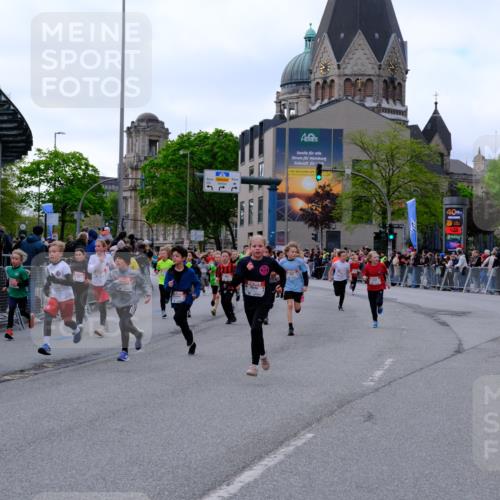 25.04.2026 - Das Zehntel Tim E. http://msf.ph/oto/9568016 25.04.2026 08:51:56 Ziel 1139, 1225, 1273, 1326, 1367, 1589, 1631, 1730, 1769, 1789, 1798, 1943, 2300, 2495, 2673, 2680, 2746, 2797, 2870, 2873, 2877, 2884, 2886, 2901, 2990, 3112, 3164, 3167, 3175, 3214, 3249, 3423, 3512, 3533, 3613, 3654, 3691, 3695, 3811, 3830, 3969, 4037, 4047, 4048 meine-sportfotos.de