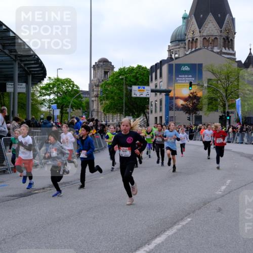 25.04.2026 - Das Zehntel Tim E. http://msf.ph/oto/9568021 25.04.2026 08:51:56 Ziel 1139, 1225, 1273, 1326, 1367, 1589, 1631, 1730, 1769, 1789, 1798, 1943, 2300, 2495, 2673, 2680, 2746, 2797, 2870, 2873, 2877, 2884, 2886, 2901, 2990, 3112, 3164, 3167, 3175, 3214, 3249, 3423, 3512, 3533, 3613, 3654, 3691, 3695, 3811, 3830, 3969, 4037, 4047, 4048 meine-sportfotos.de