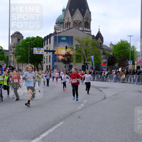 25.04.2026 - Das Zehntel Tim E. http://msf.ph/oto/9568025 25.04.2026 08:51:58 Ziel 1139, 1225, 1273, 1367, 1589, 1730, 1769, 1789, 1798, 1943, 2300, 2495, 2673, 2680, 2797, 2870, 2873, 2877, 2884, 2886, 2901, 2990, 3112, 3164, 3167, 3175, 3214, 3423, 3512, 3533, 3613, 3654, 3691, 3695, 3811, 3969, 4037, 4047 meine-sportfotos.de