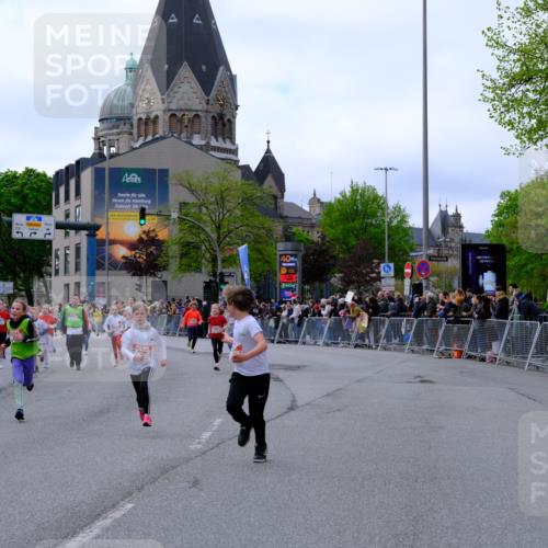 25.04.2026 - Das Zehntel Tim E. http://msf.ph/oto/9568029 25.04.2026 08:51:59 Ziel 1139, 1273, 1367, 1589, 1730, 1769, 1789, 1798, 1943, 1981, 2300, 2673, 2680, 2797, 2870, 2871, 2873, 2877, 2884, 2886, 2901, 2990, 3112, 3164, 3167, 3175, 3214, 3348, 3380, 3512, 3533, 3654, 3691, 3695, 3811, 3969, 4037, 4047 meine-sportfotos.de