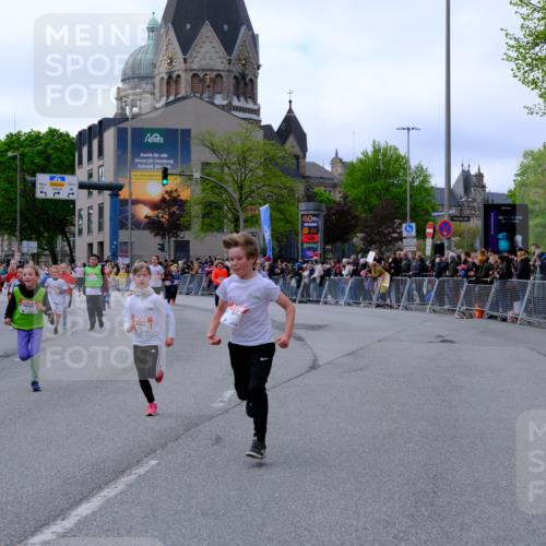 25.04.2026 - Das Zehntel Tim E. http://msf.ph/oto/9568033 25.04.2026 08:52:00 Ziel 1139, 1147, 1273, 1367, 1589, 1730, 1769, 1789, 1798, 1943, 1981, 2300, 2673, 2680, 2797, 2870, 2871, 2873, 2877, 2884, 2886, 2901, 2990, 3112, 3164, 3167, 3175, 3214, 3348, 3356, 3380, 3512, 3533, 3654, 3691, 3695, 3811, 4037, 4047 meine-sportfotos.de