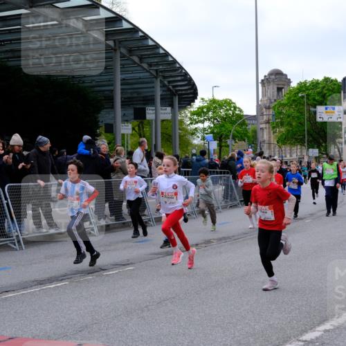 25.04.2026 - Das Zehntel Tim E. http://msf.ph/oto/9568046 25.04.2026 08:52:03 Ziel 1139, 1147, 1367, 1368, 1460, 1589, 1730, 1761, 1769, 1789, 1798, 1848, 1943, 1981, 2307, 2325, 2659, 2660, 2870, 2871, 2877, 2884, 2901, 2990, 3112, 3164, 3167, 3175, 3214, 3348, 3356, 3380, 3512, 3533, 3575, 3691, 3695, 3789, 3808, 3811, 4037 meine-sportfotos.de