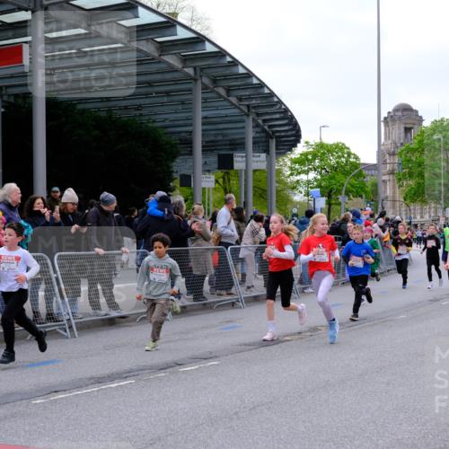 25.04.2026 - Das Zehntel Tim E. http://msf.ph/oto/9568053 25.04.2026 08:52:04 Ziel 1139, 1147, 1367, 1368, 1460, 1473, 1589, 1761, 1769, 1789, 1798, 1848, 1943, 1981, 2307, 2325, 2659, 2660, 2871, 2884, 2901, 2990, 3112, 3164, 3175, 3214, 3348, 3356, 3380, 3512, 3533, 3575, 3691, 3695, 3789, 3808, 3811, 4037 meine-sportfotos.de